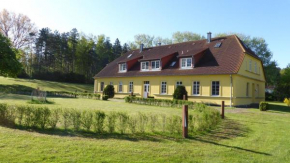 Gut-Rattelvitz-Parterre-C-hochwertig-Sauna-Kamin-eTankstelle-Spielscheune-15-000qm-Parkland, Gingst